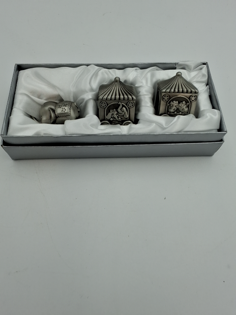 Tandfe æske med 3 figurer i tin